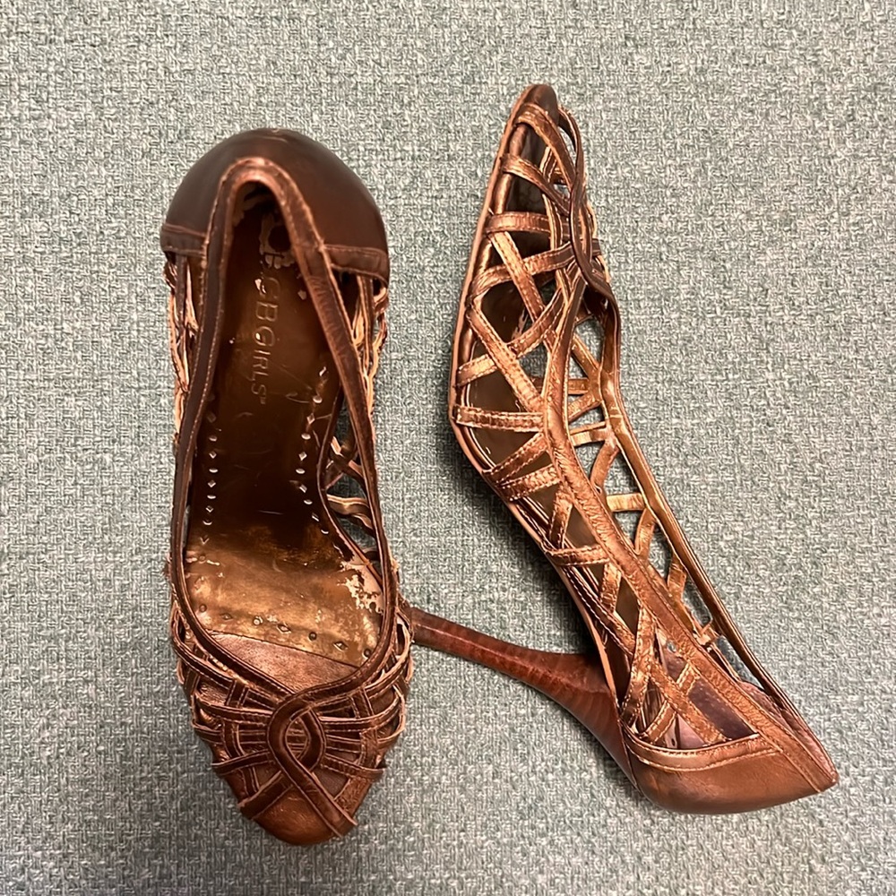 BCBG peep toe